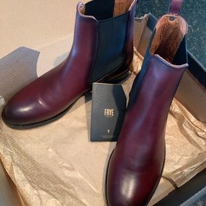 Women’s Frye boots brand new